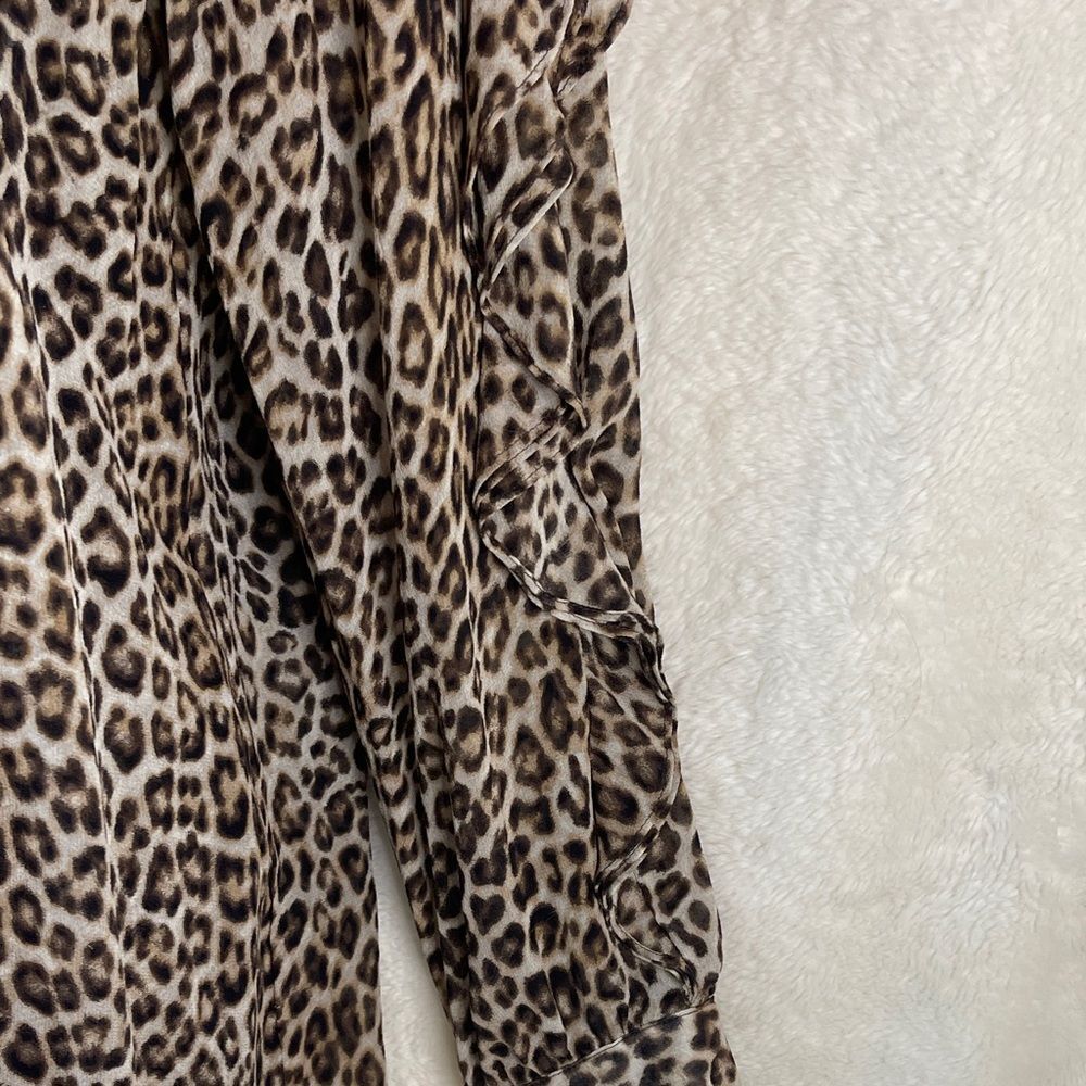 Chico’s Black Label Leopard Print Blouse | Women’s Size 1| Lightweight Flowy Top - Picture 3 of 5